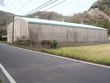 長崎県対馬市　福岡魚函株式会社様　工場塗装　施工前全景