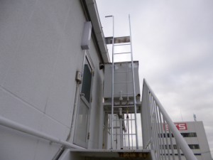 福岡市　博多区　昇降用　タラップ取付け工事　完了