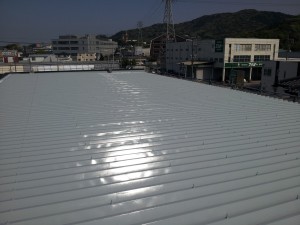 大野城市　安藤ビル　屋根　塗装工事　上塗り１回目　完了