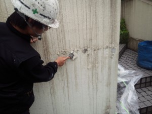 太宰府市　塗装工事　Ｍ様邸外塀　塗膜浮きケレン撤去