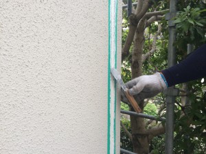 筑紫野市　Ｆ様邸　塗装工事　シーリング　ヘラ調整