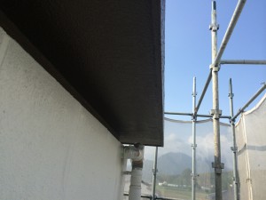 筑紫野市　塗装工事　ＪＡ阿志岐支店　軒天　中塗り　完了