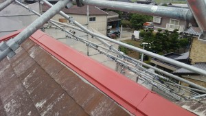 久留米市　アイゼン通運　塗装工事　屋根　棟板金　上塗り１回目　完了