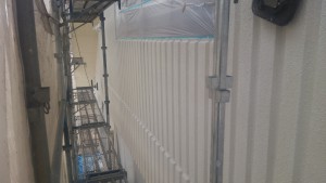 久留米市　塗装工事　アイゼン通運　外壁　下塗り　完了
