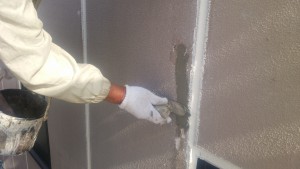 福岡市　博多区　FMT　塗装工事　外壁下地補修　施工中
