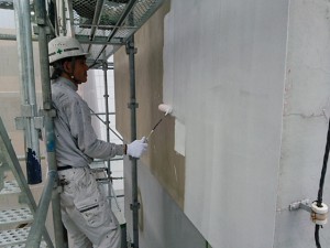 福岡市　中央区　Tビル　塗装工事　外壁　下塗り　アンダーフィラー波型模様