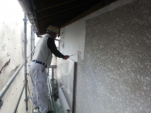 太宰府市　塗装工事　Ｏ様邸　外壁　下塗り施工中