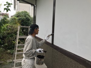 熊本県　塗装工事　木部塗装中