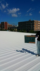 福岡市　東区　フクショク　スーパー　屋根塗装工事　完了