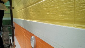 篠栗町　アパート塗装工事　帯　完了
