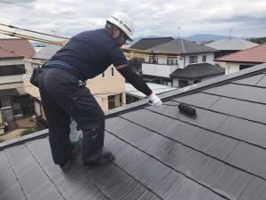 福岡県　久留米市　塗装工事　Ｎ様邸　屋根塗装　上塗り１回目