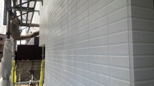 福岡県　福岡市　南区　アパート　塗装工事　ベルツ高宮　外壁下塗り　日本ペイント　パーフェクトサーフ　完了