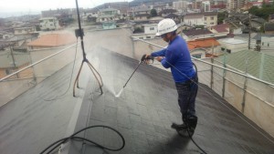 筑紫野市　住宅　塗装工事　コロニアル　屋根　高圧洗浄　施工中　