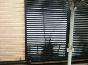 筑紫野市　Ｈ様邸　住宅　塗装工事　雨戸　板金　塗装　完了