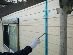 福岡県　小郡市　T様邸　塗装工事　外壁　目地　シーリング　プライマー施工中