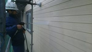 福岡県　小郡市　T様邸　塗装工事　外壁　高圧洗浄　施工中