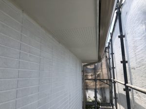 福岡県　小郡市　Ｈ様邸　住宅塗装工事　軒裏　天井　塗装　完了