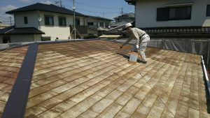 春日市オーナー　I様所有物件　飯塚市　借家　屋根塗装工事　下塗り２回目