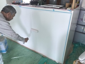 佐賀県　内部　壁　塗装工事　　施工中