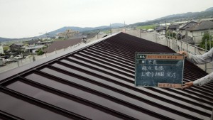 福岡県　糸島市　塗装工事　キリスト教会　瓦棒　板金屋根　上塗り　塗装　１回目　完了