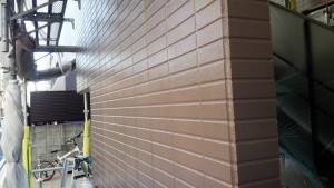 福岡県　福岡市　南区　アパート　塗装工事　ベルツ高宮　外壁下塗り　日本ペイント　オーデフレッシュＳｉ　上塗り　完了