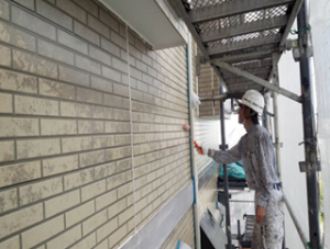 筑紫野市　Ｈ様邸　住宅　塗装工事　外壁　サイディング　塗装　下塗り　施工中