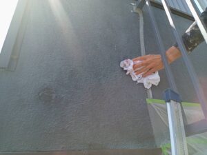 太宰府市　外壁部分補修塗装　アセトン清掃作業