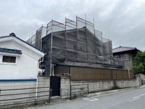 福岡県　福智町　外壁塗装工事　足場組立完了
