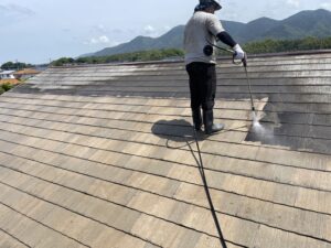 福岡県　福智町　アパート　屋根塗装工事　高圧洗浄作業