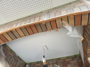 軒裏天井塗装　上塗り２回目　水性ケンエース