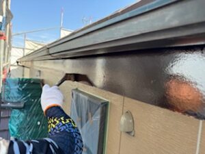 破風　雨樋　塗装作業　ファインパーフェクトシーラー下塗り