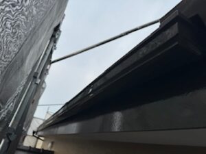 戸建て住宅塗装工事　破風　雨樋　塗装作業　完了