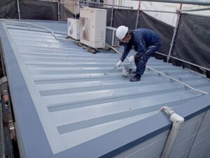 福岡県福岡市　屋根塗装工事　上塗り