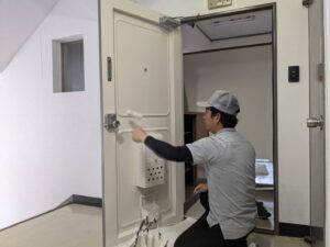 福岡市中央区赤坂　室内　塗装工事