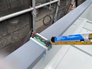 福岡県塗装工事　シーリング工事　施工中