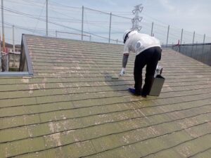 福岡県筑紫野市　屋根塗装工事　下塗り２回目